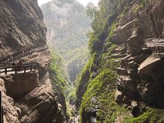 -龙水峡地缝景区