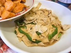 -闯关东东北农家菜(崂山石老人店)