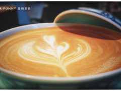 盖碗拿铁-茶是一枝花泡茶店