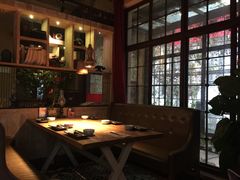 -70后饭吧(府河街店)