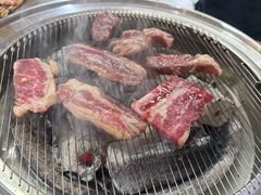 -围炉肉舍•炭烤活鳗•丹东海鲜烤肉(步行街店)
