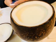 -志龙皇冠吃货椰子铺