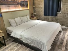 -速8酒店(成都龙泉世茂城广场店)