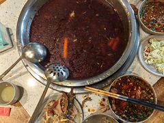 -肖肖酸萝卜鱼火锅(总店)