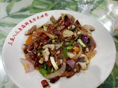 -三亚新鸿港水果一级批发市场