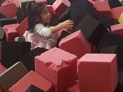 -嘿哟动霸CHUA·新潮玩运动娱乐中心·蹦床滑冰团建乐园