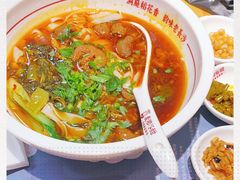 -呷佬·长沙手工米粉(金沙江路店)