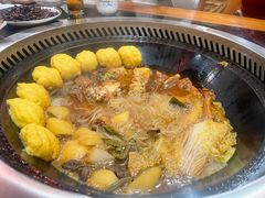 卖场溜达鸡锅-粘豆包铁锅炖二部(温泉街店)