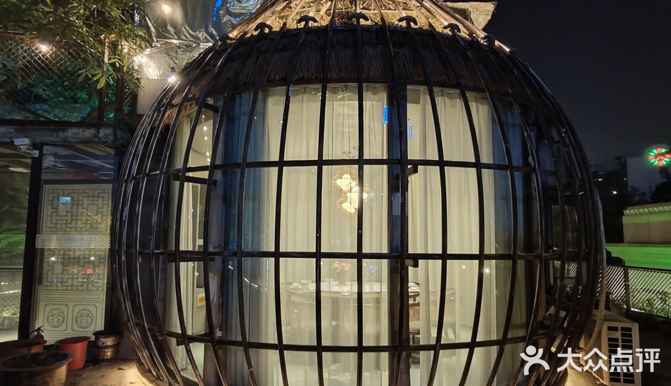 门头不起眼的湖北菜馆 是学生的校外食堂  