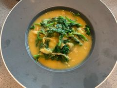 豌豆黄浸豌豆尖-半山腰·云南菜(侨福芳草地店)