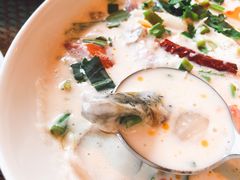 -Chom Cafe and Restaurant