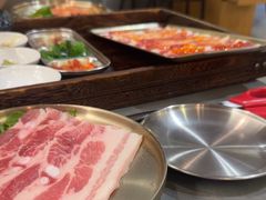 -围炉肉舍•炭烤活鳗•丹东海鲜烤肉(步行街店)