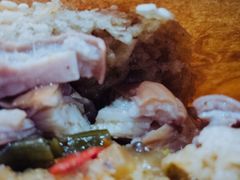 烧饼夹肠头-肠王卤煮(西单食宝街店)