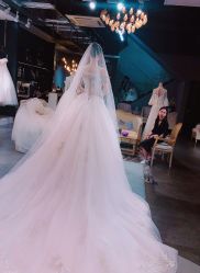 -艾米丽婚纱礼服