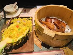 菠萝海鲜炒饭-胡桃里音乐酒馆(白云五号T5 MALL店)