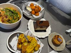 -W COLLECTIVE  DESSERT SHOP