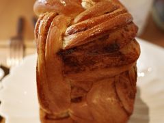 -VERIE BAKEHOUSE