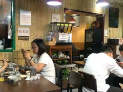 大堂-内蒙焖面大盆骨餐馆(山大路店)