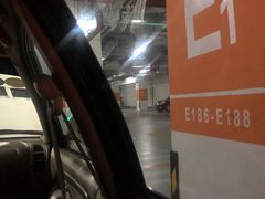 -虹桥天地-停车场