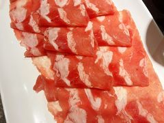 自卷精品羊肉-宽板凳老灶火锅(簋街店)