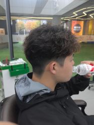 -尤司男士国潮理发馆