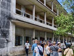 -吐斯廉屠杀博物馆