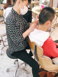 -PE SALON 