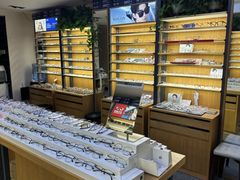 -优医视平价眼镜超市蔡司依视路折扣(小马厂店)