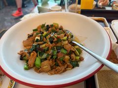 八街蒜苗小炒肉-家宴滇食记·云南家常菜