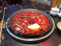 红锅-四小区火锅·巷子里的重庆火锅(花照壁店)