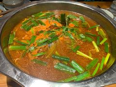 -野山舂·贵州现舂酸汤火锅(鸿通城店)