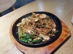 咸蛋黄虾仁海鲜炒面-样样体面(宝安支路店)