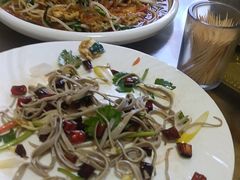 -溢心园香河肉饼总店