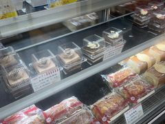 -红宝石·鲜奶小方·海派西点房(控江店)