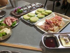 -围炉肉舍•炭烤活鳗•丹东海鲜烤肉(步行街店)