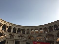 -王府井奥莱临潼小镇(临潼店)