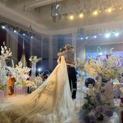 -艾米丽婚纱礼服