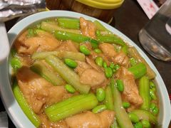 青豆丝瓜烧面筋-北平盛世·新京菜·北京烤鸭(劲松·双井店)