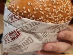 -The Habit Burger Grill 哈比特汉堡(复兴soho店)