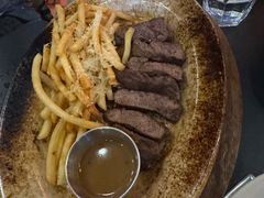 进口板腱牛排配芝士薯条-Chili's Cafe&Bar奇利斯(滨江店)