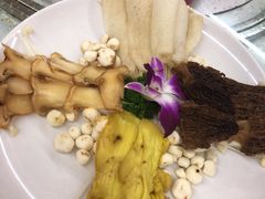 -墨脱石锅椰子鸡•海鲜糟粕醋(榆亚路店)