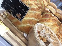 -焙丽拾光(麦凯乐直营店)