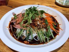 老滇凉米线-老滇山寨•云南特色菜•地方菜•民族风情歌舞表演(金碧店)