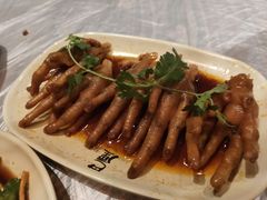 卤凤爪-巴厘龙虾·榜首油焖大虾(音乐学院·沿江酒馆店)