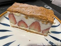 经典草莓拿破仑蛋糕-星巴克(南通如皋文峰大世界店)