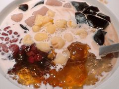 -RUXU入续糖水铺与包(卓悦中心店)