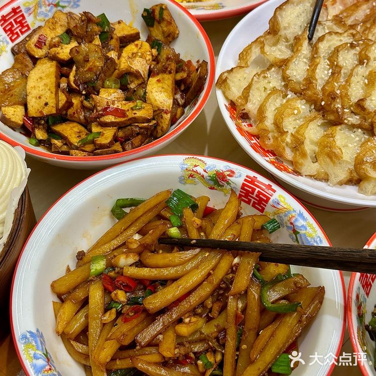 在武汉！长沙土著都爱的下饭湘菜馆子