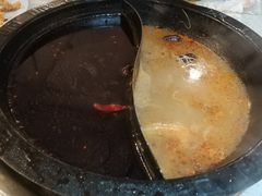 鸳鸯锅-钢管厂歆瑞源油卤串串香(春熙路太古里店)