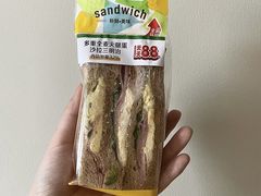 -全家便利店(南峰中心店)