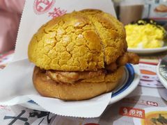 芝士猪扒菠萝包-華人 華星冰室(氹仔 店)